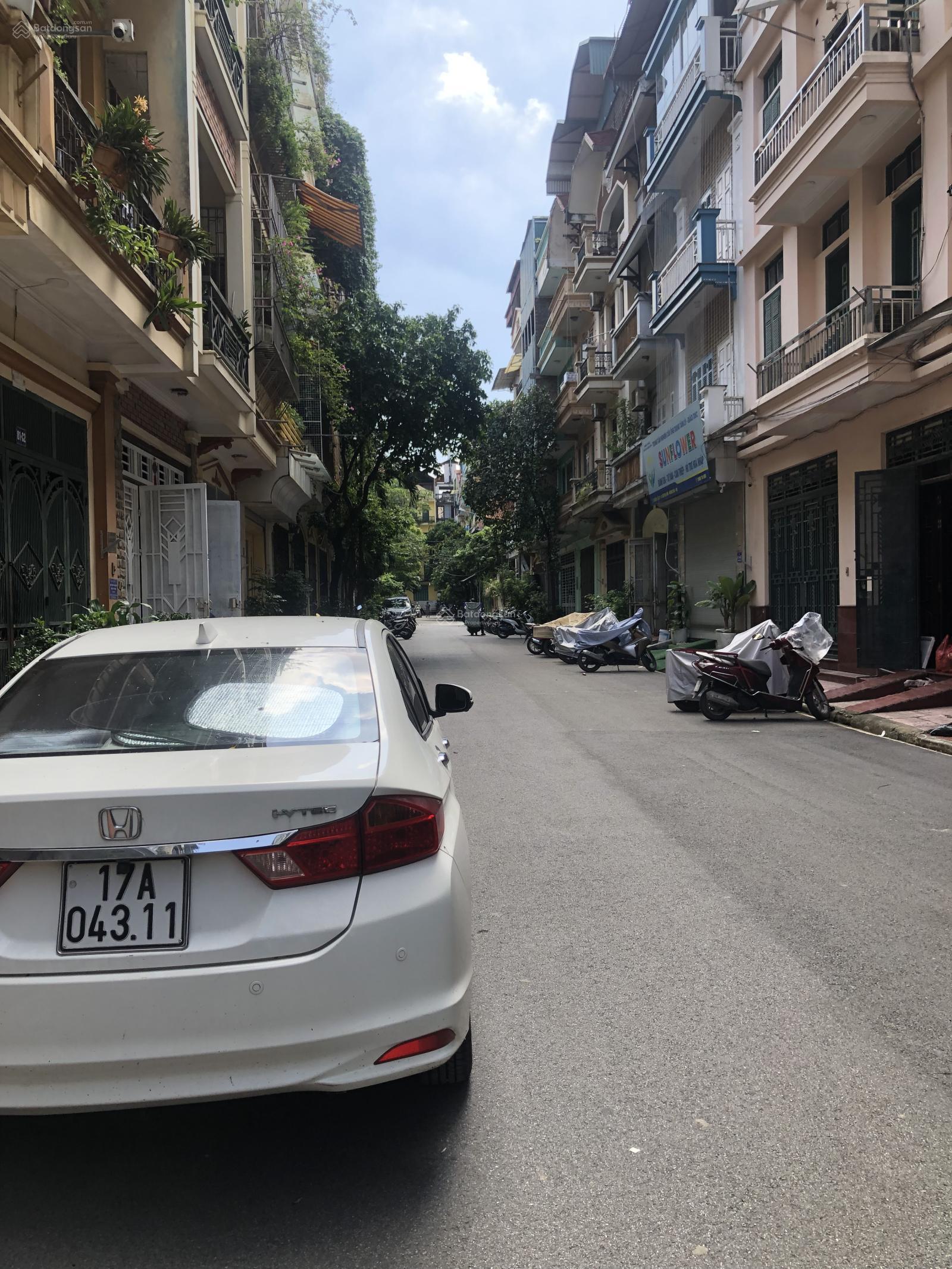 Cần bán nhà riêng C4 Hoàng Liệt Hoàng Mai sát khu biệt thự Linh Đàm oto tránh thông chạy vòng quanh